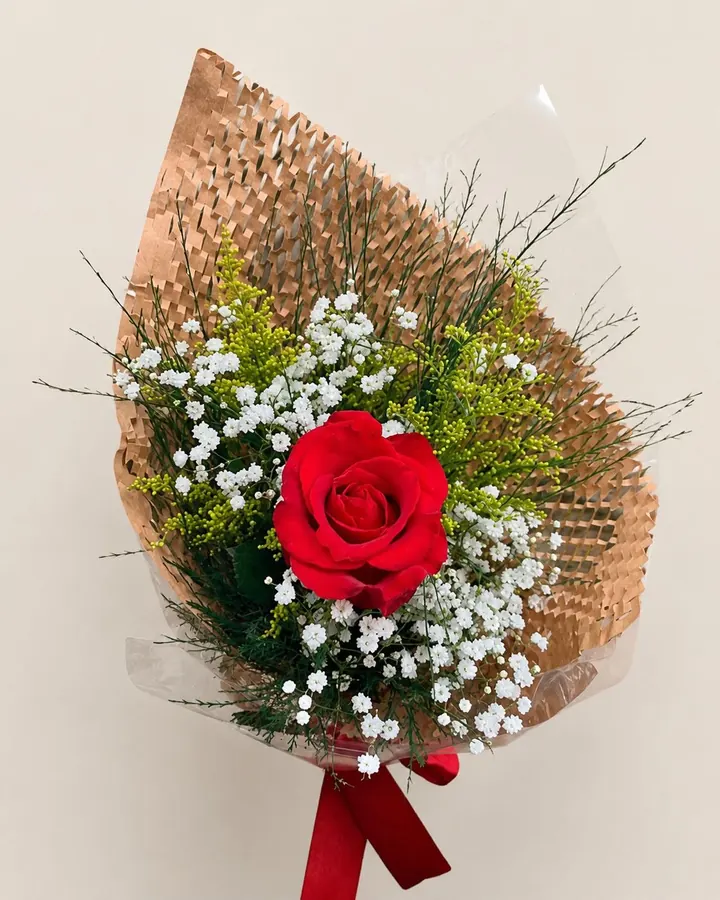Rosa solitária colombiana vermelha entregue em Guarulhos